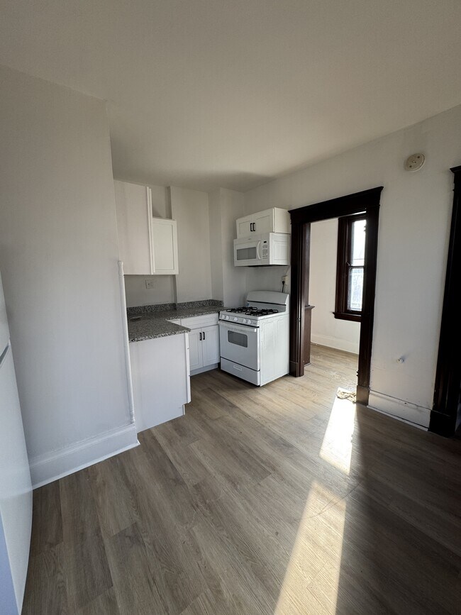 Building Photo - 2241 Burnet Ave