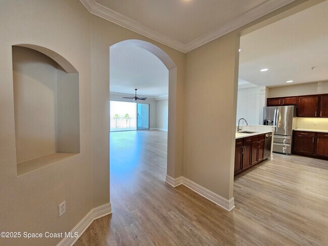 Building Photo - 590 S Banana River Dr