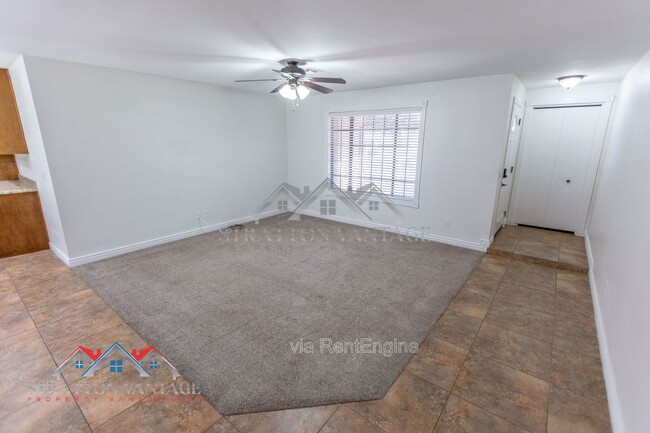 Building Photo - 1928 N Kachina