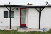 Building Photo - Modern Studio W/ patio
