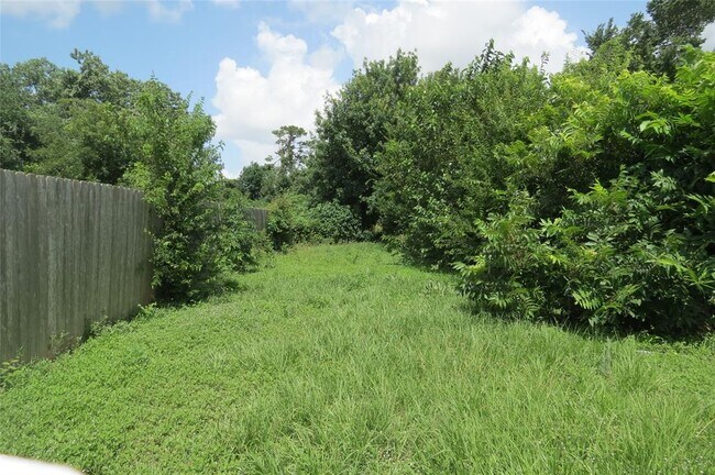 Building Photo - 7949 Lockwood Dr
