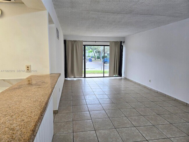 Building Photo - 5921 Washington St