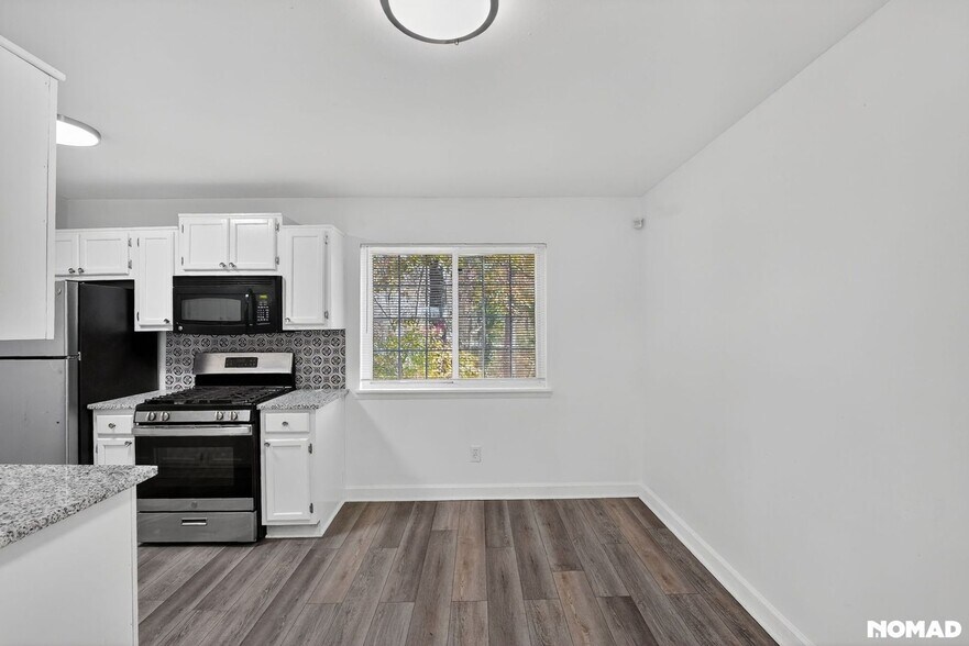 Building Photo - 405 Fairburn Rd SW