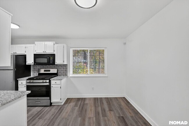 Building Photo - 405 Fairburn Rd SW