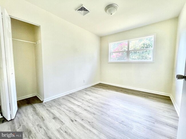 Building Photo - 1416 S Governors Ave