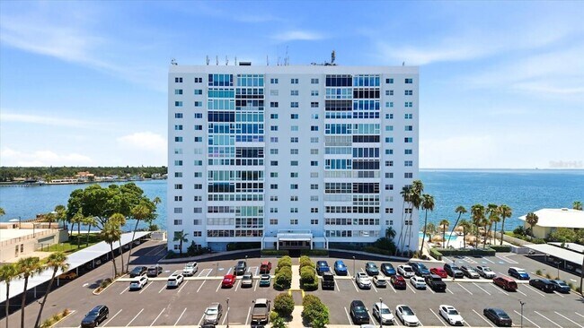 Building Photo - 7200 Sunshine Skyway Ln S