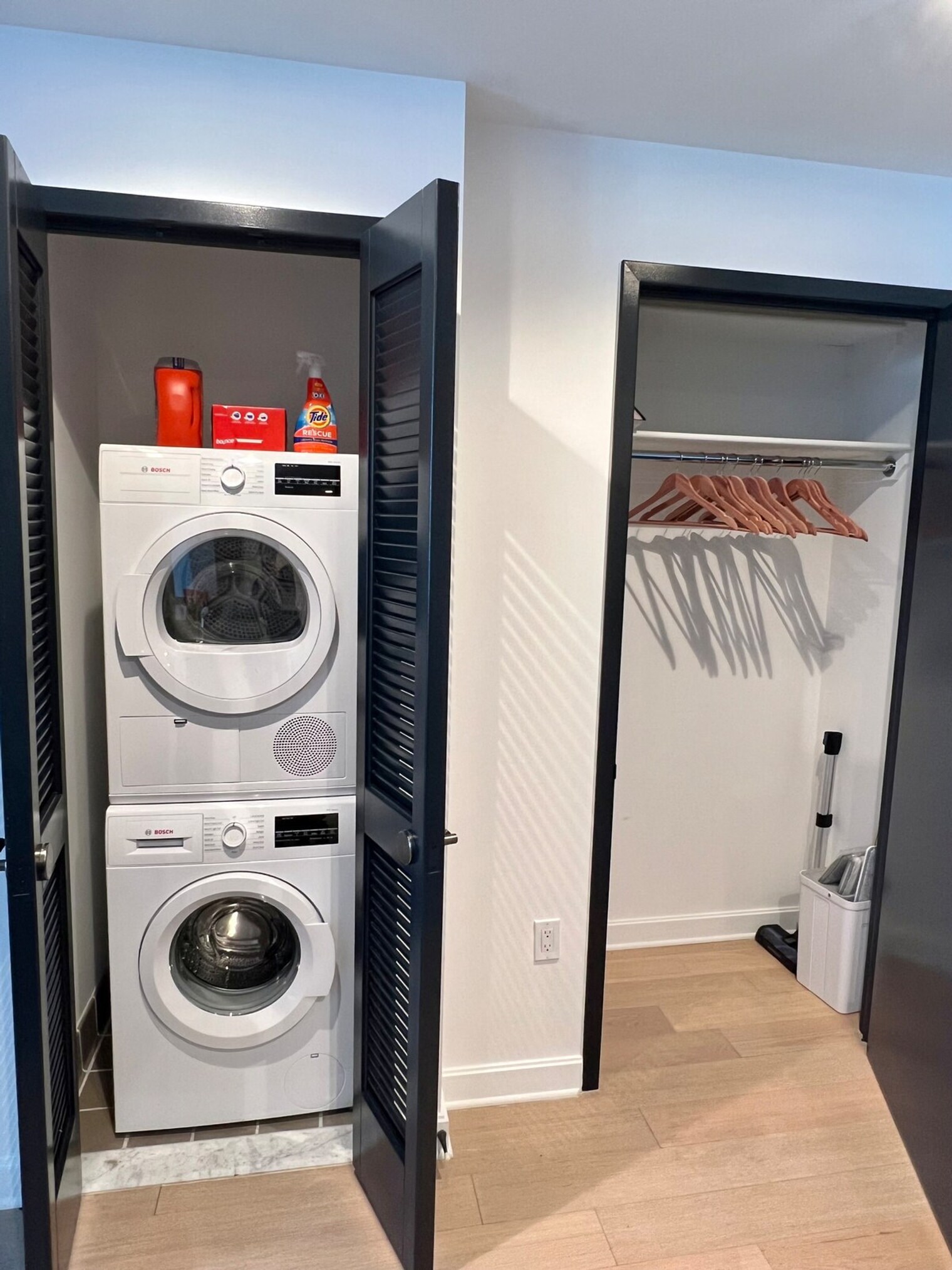 Building Photo - 469 W 42nd St