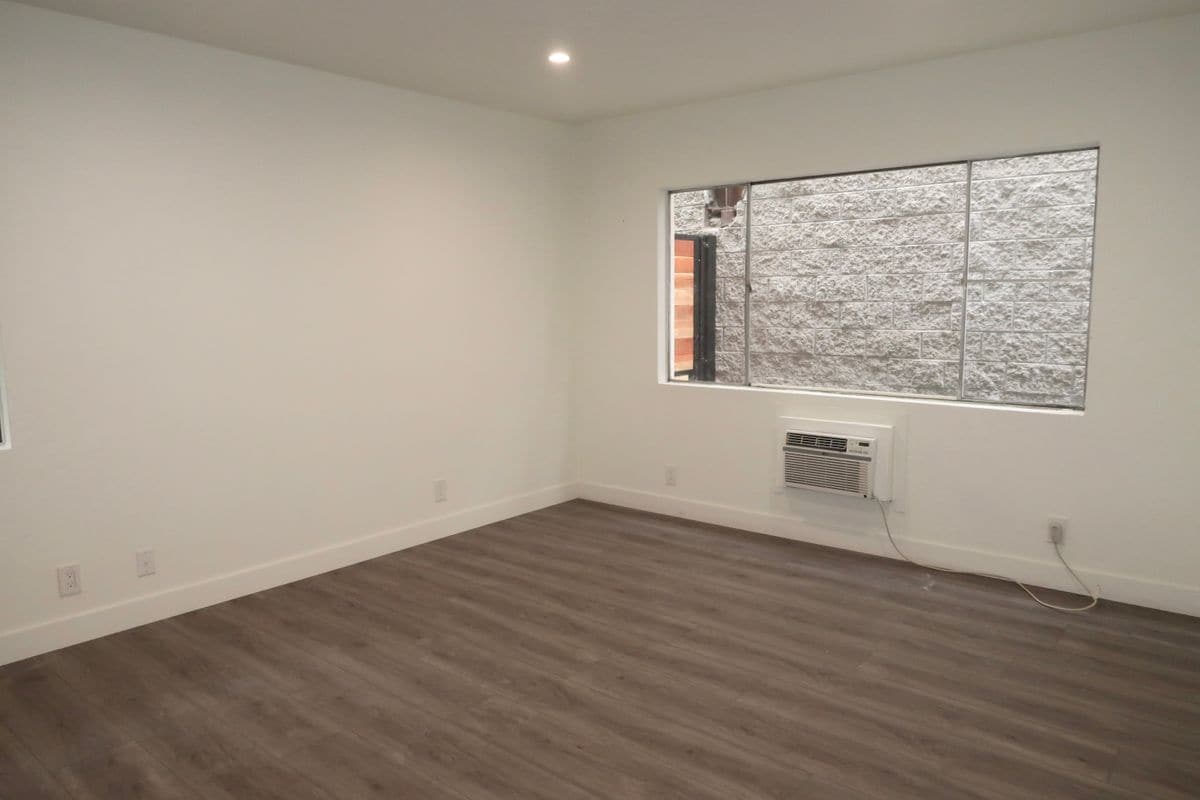 Building Photo - 5553 Fulcher, 2