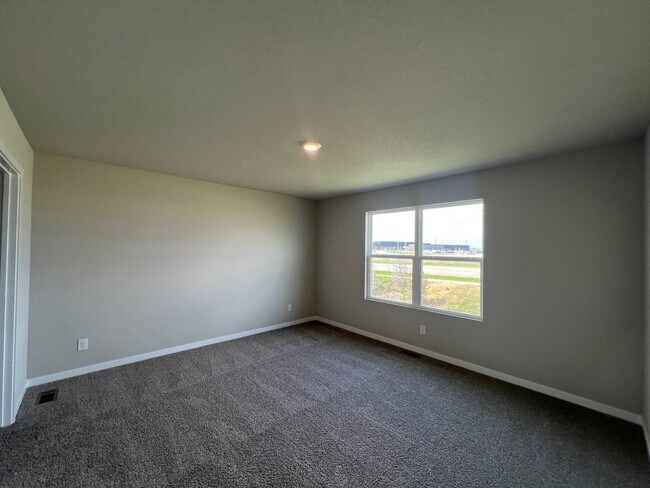 Building Photo - 1283 NW Williamsburg Ln