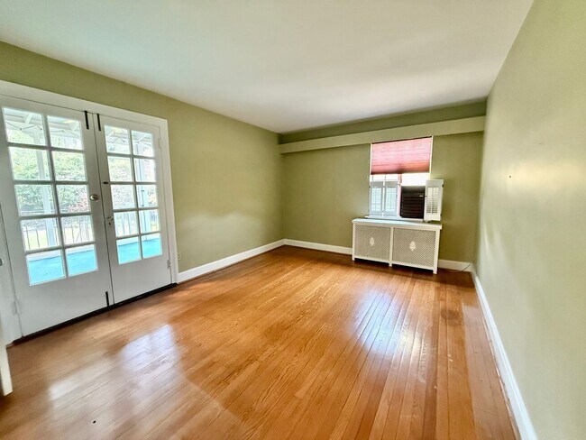 Building Photo - 6491 Ridge Ave