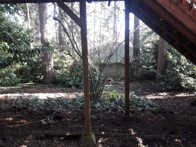 Building Photo - 4 Bedroom 3 Bathroom South Hills home Near...