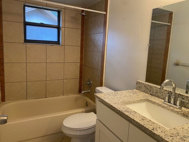 Building Photo - Winter Garden 2 Bedroom 2 Bath home