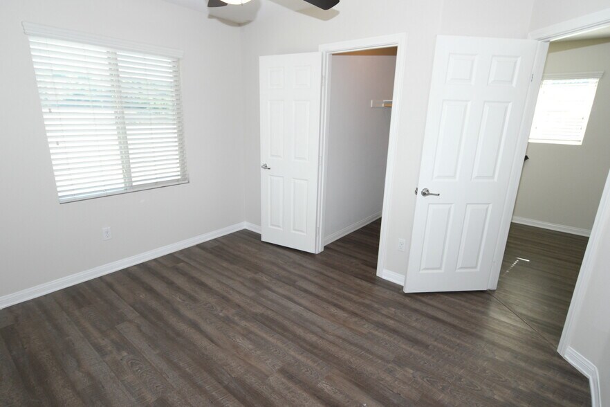 Building Photo - 13373 Shoreham Dr