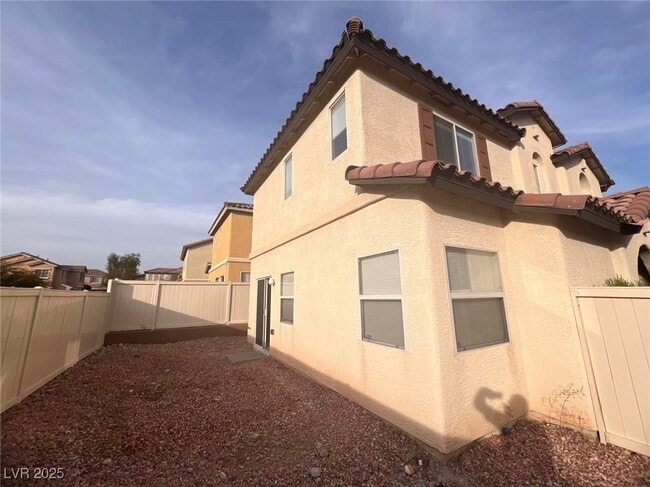Building Photo - 5760 Rose Tiara Dr