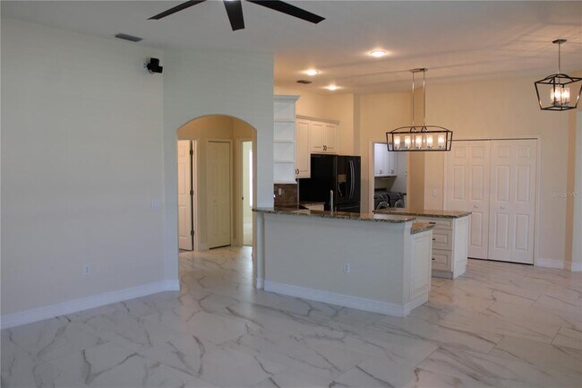 Building Photo - 4423 Useppa Dr