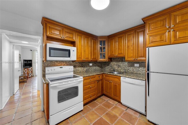 Building Photo - 5555 Collins Ave
