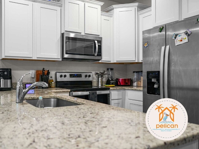 Building Photo - Peaceful Townhome