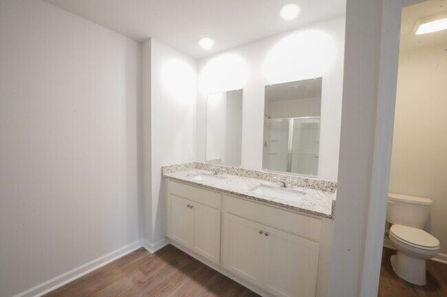 Building Photo - 463 Coconut Dr