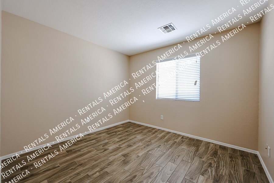 Building Photo - 12905 W Mandalay Ln
