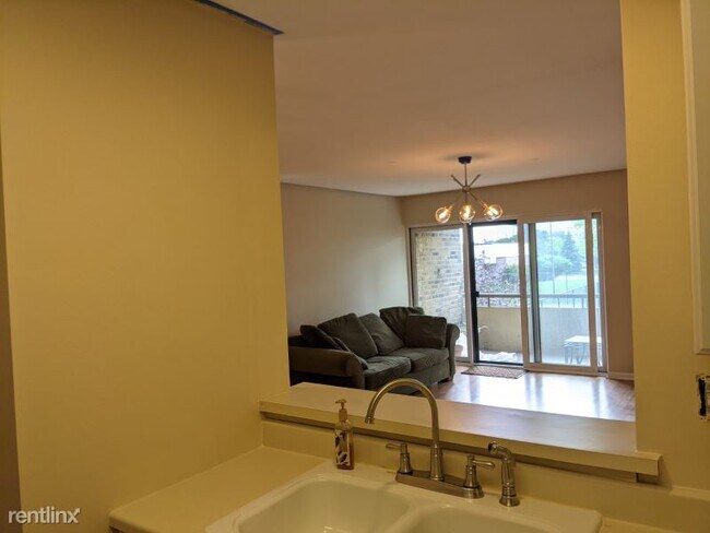 Building Photo - 1 br, 1 bath Condo - 1912 Prairie Sq