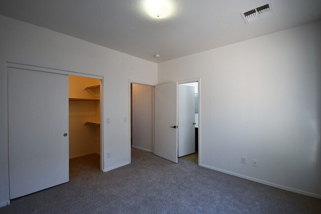 Building Photo - 3 bed 2 bath in San Tan Valley Hunt/Magma ...