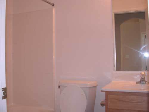 Building Photo - NICE 3 BED, 2 BATH HOME LOCATED NEAR 67TH ...