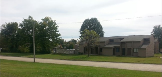 Primary Photo - Fox Harbor Apartments