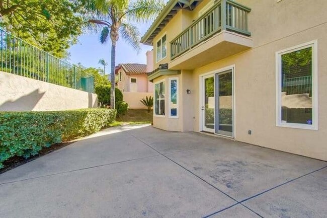 Building Photo - Beautiful 3 Bedroom 2.5 Bathroom home over...