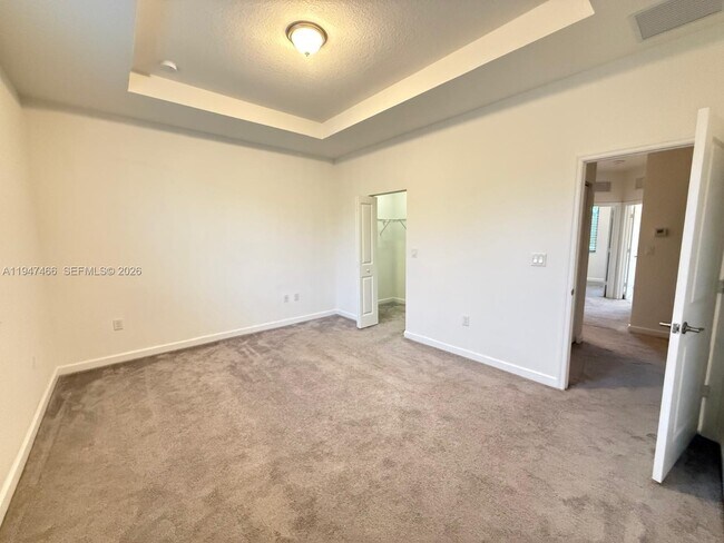 Building Photo - 20714 NE 5th Ct