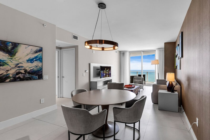 Building Photo - 1803 S Ocean Dr