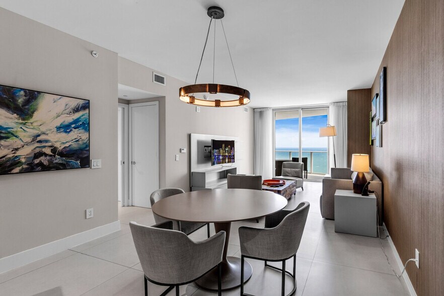Building Photo - 4111 S Ocean Dr