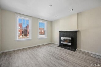 Building Photo - 816 McLaran Ave