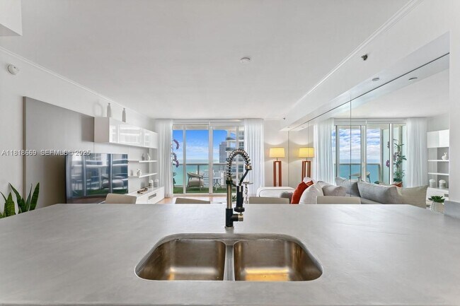 Building Photo - 1830 S Ocean Dr