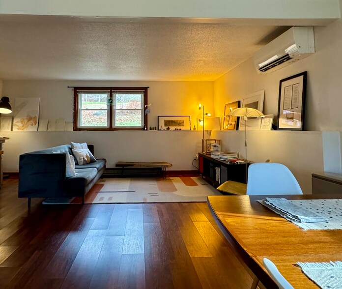 Building Photo - 27 N Hillside Rd