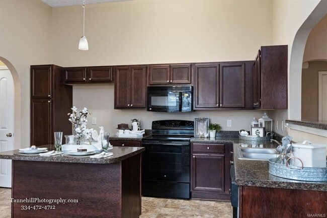 Building Photo - 1641 Buena Vista Blvd