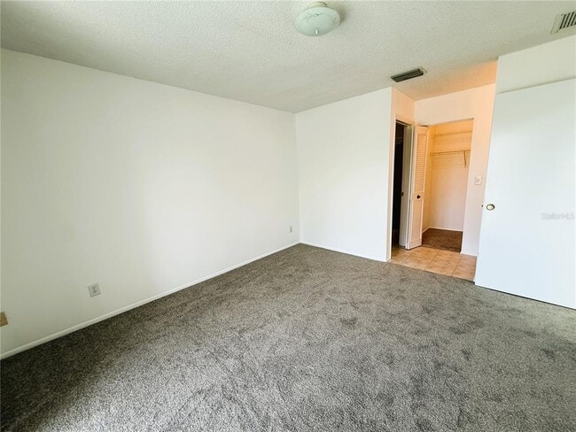 Building Photo - 225 Sun Vista Ct S