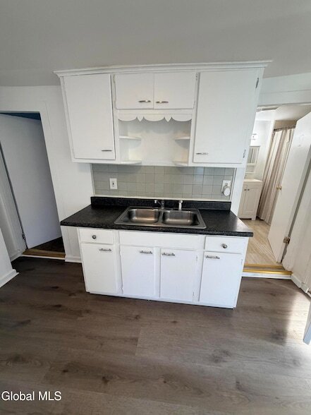 Building Photo - 200 Mohawk St