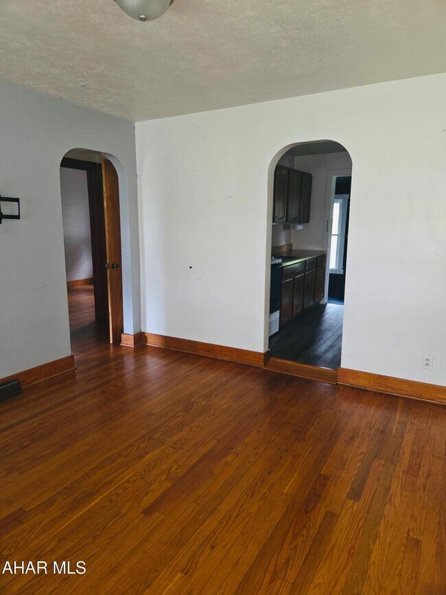Building Photo - 508 North Ave