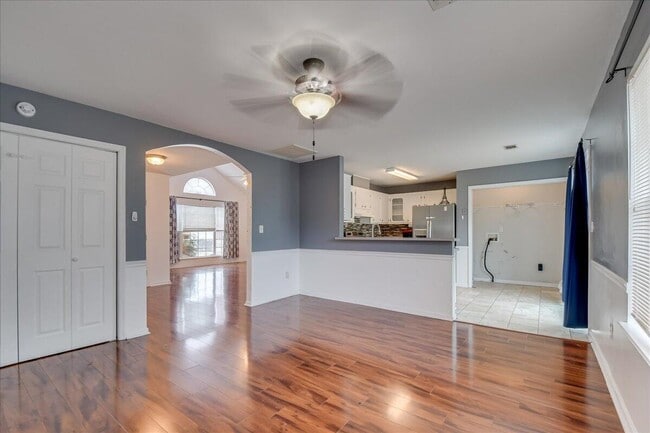 Building Photo - 1327 Apache Tr