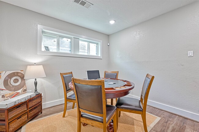 Building Photo - 10601 Willowgrove Dr