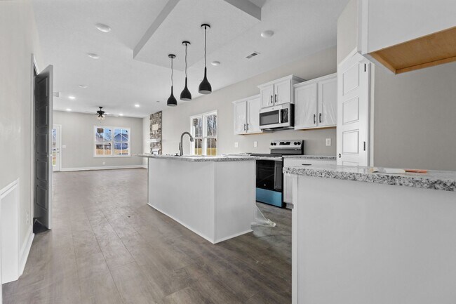 Building Photo - Beautiful New Build Available Now!