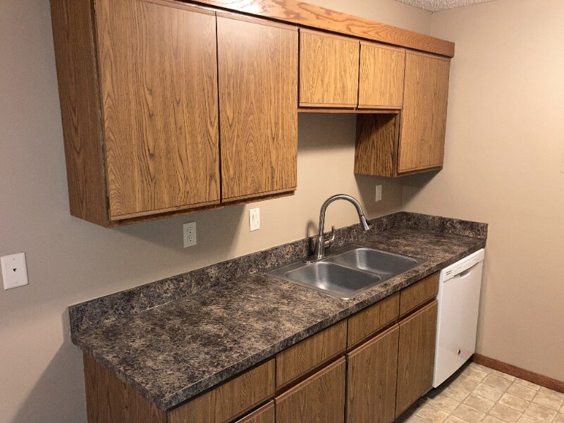 Building Photo - 5100 Emerald Dr