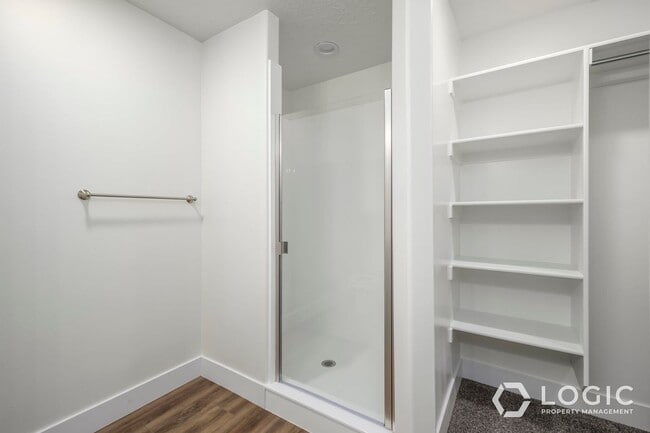 Building Photo - Beautiful New Townhome!