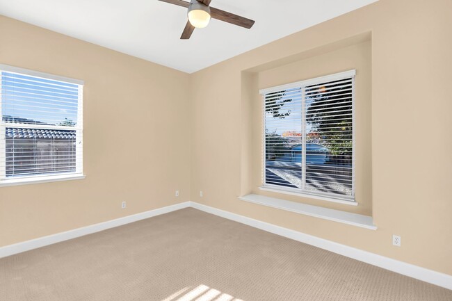 Building Photo - Gorgeous Single Story Home with a Sparklin...