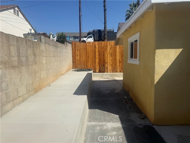 Building Photo - 10337 Mull Ave