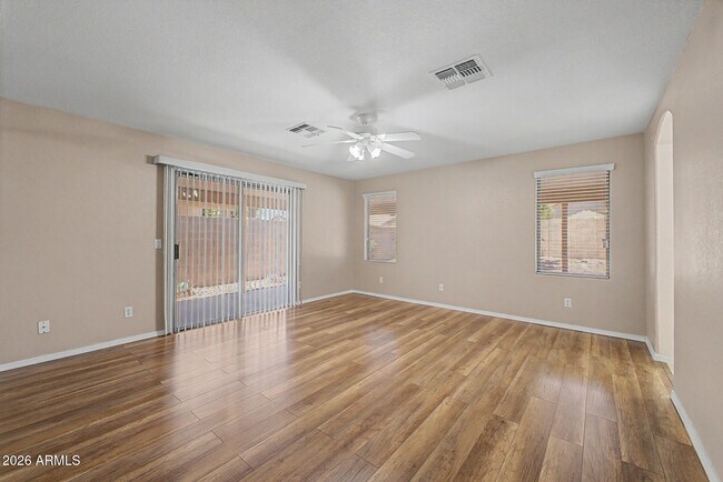 Building Photo - 6602 W Desert Hollow Dr