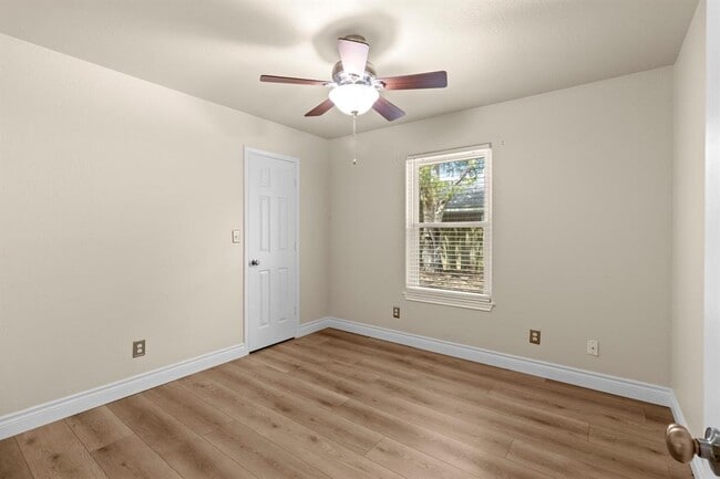 Building Photo - 135 Kaeleku Ln