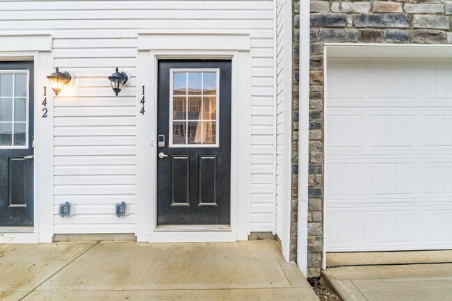 Building Photo - 144 Dusky Willow Dr