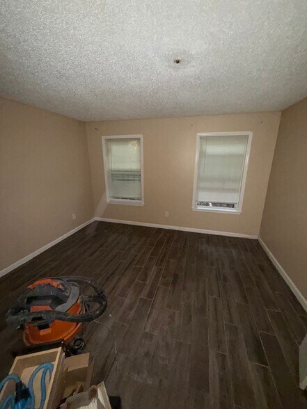 Building Photo - 606 Ridge Creek Dr