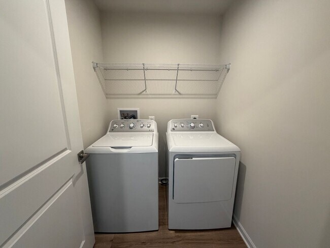 Building Photo - 59 Glacier Ave